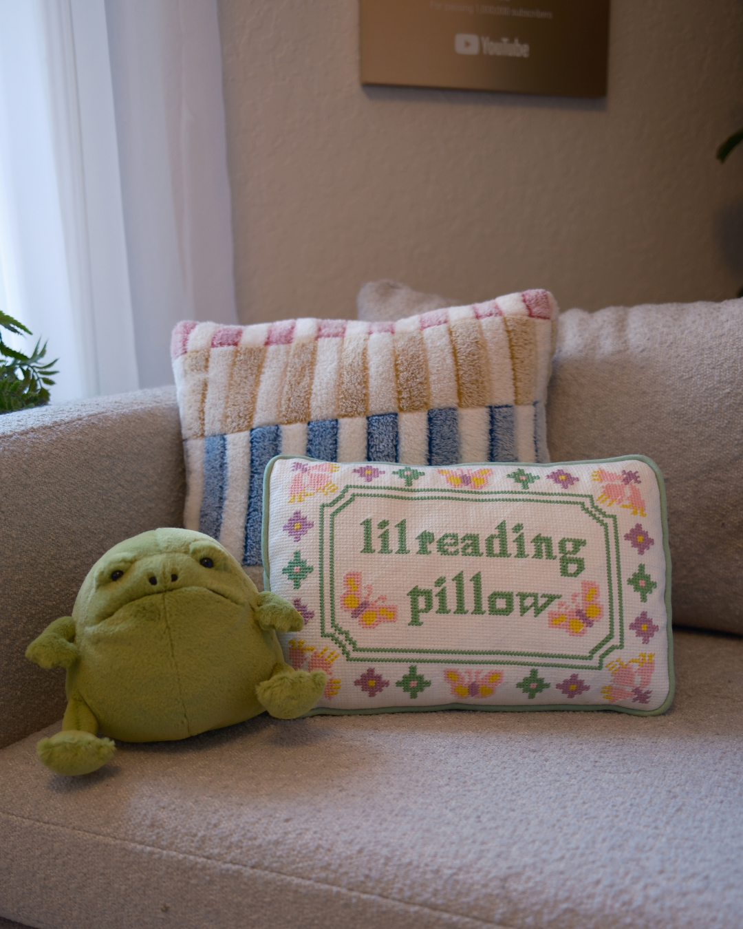 lil reading pillow